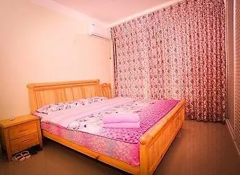 Sanya 80 Nianhua Hotel 0*,